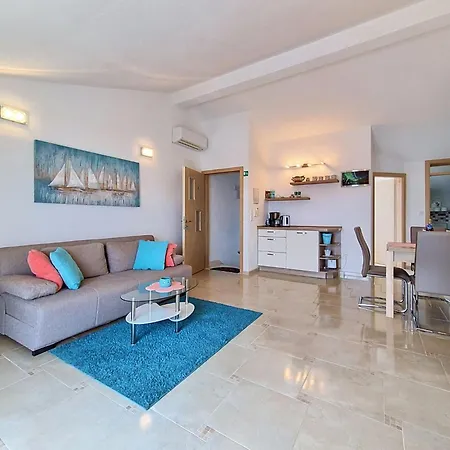 Nikaroni-3 By Interhome Appartement