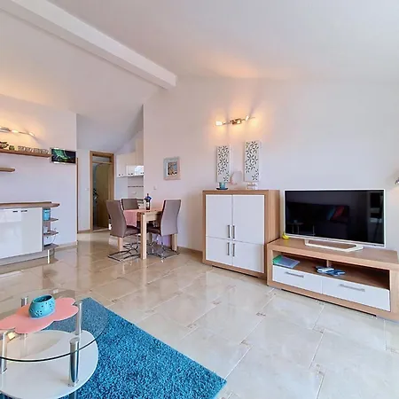 Apartmán Nikaroni-3 By Interhome *