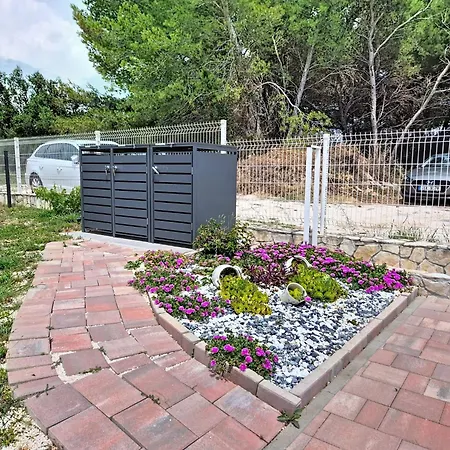 Apartmán Nikaroni-3 By Interhome *