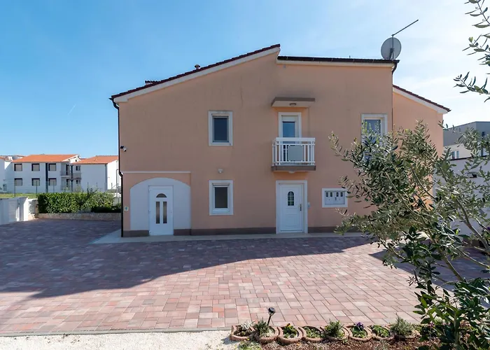 Apartment Nikaroni-3 By Interhome