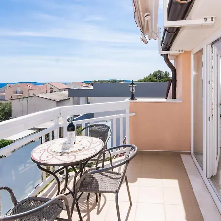 Appartement Nikaroni-3 By Interhome